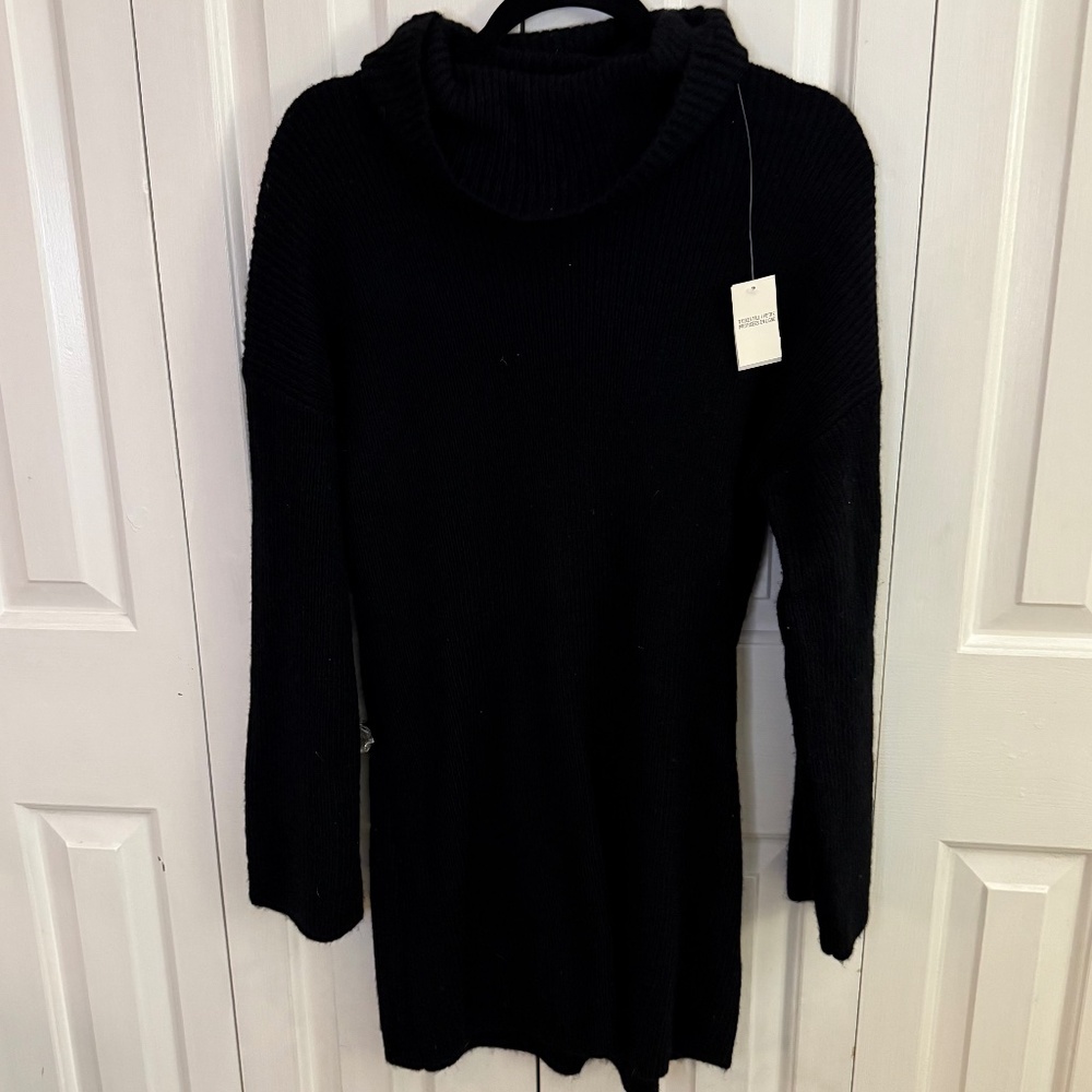 NWT Abercrombie and fitch black turtle neck mini dress size Medium
